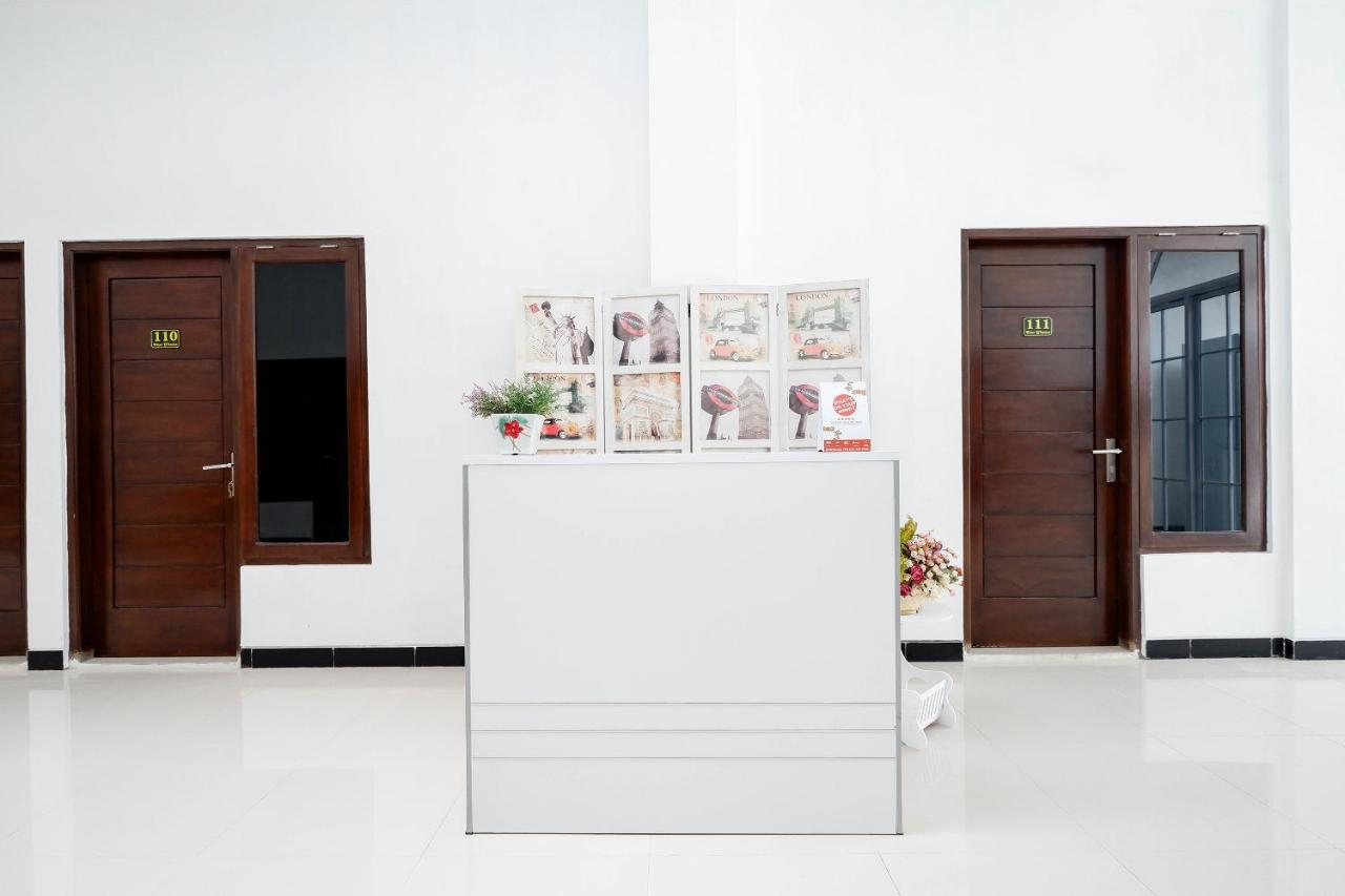 Vaccinated Staff - OYO 1611 Four D'home Solo Exterior foto