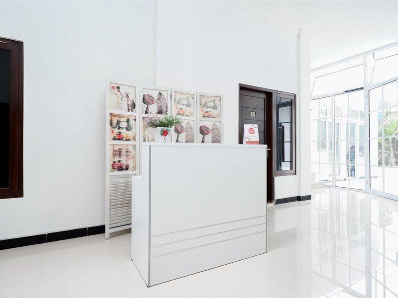 Vaccinated Staff - OYO 1611 Four D'home Solo Exterior foto