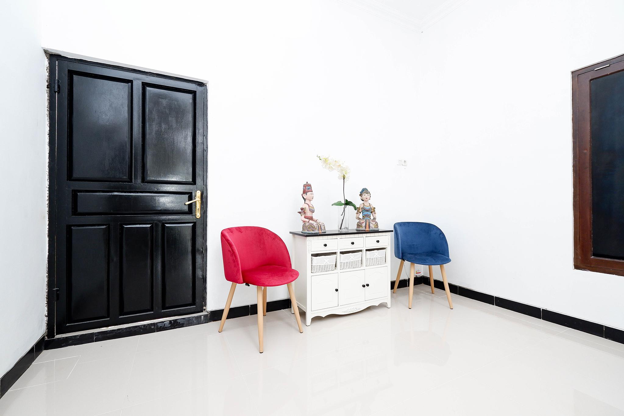 Vaccinated Staff - OYO 1611 Four D'home Solo Exterior foto